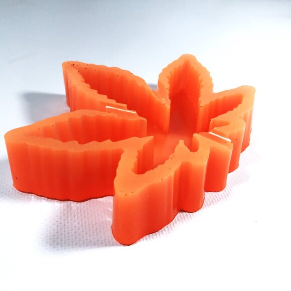 Glow In The Dark Resin Pot Leaf Ashtray - Picture 3 of 6